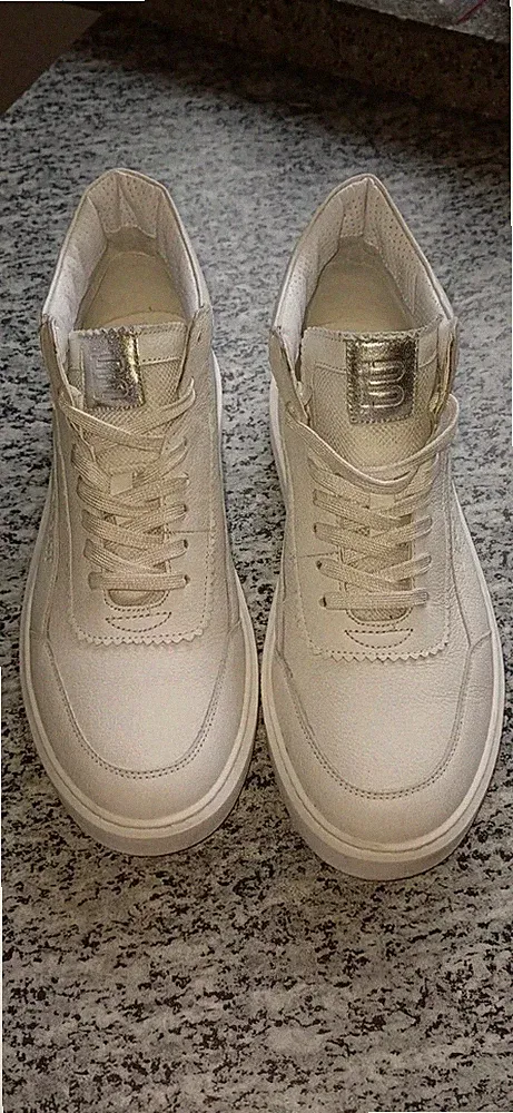 Weisse HighSneaker,sehr gut erhalten Leder