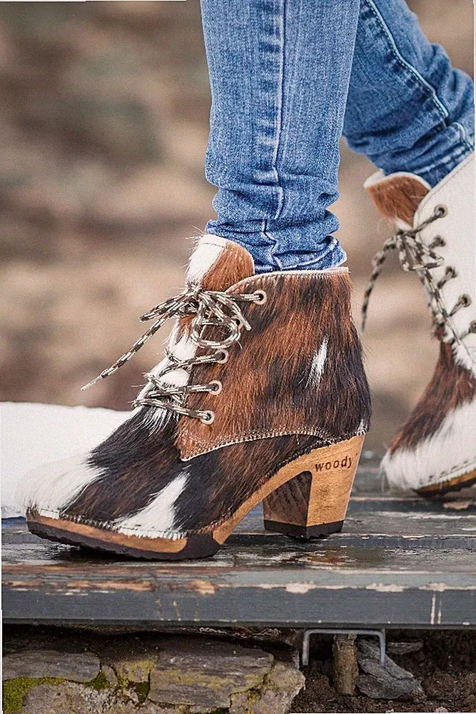 Woody Trachten Fellstiefel Damen Betty Fell kuhfell Holzsohle Trichterabsatz