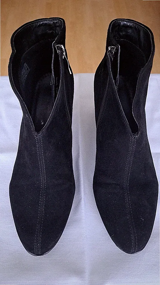 Wunderschöne ARA Stiefeletten , Wildleder schwarz, Gr. 38 (G), nur 2x getragen