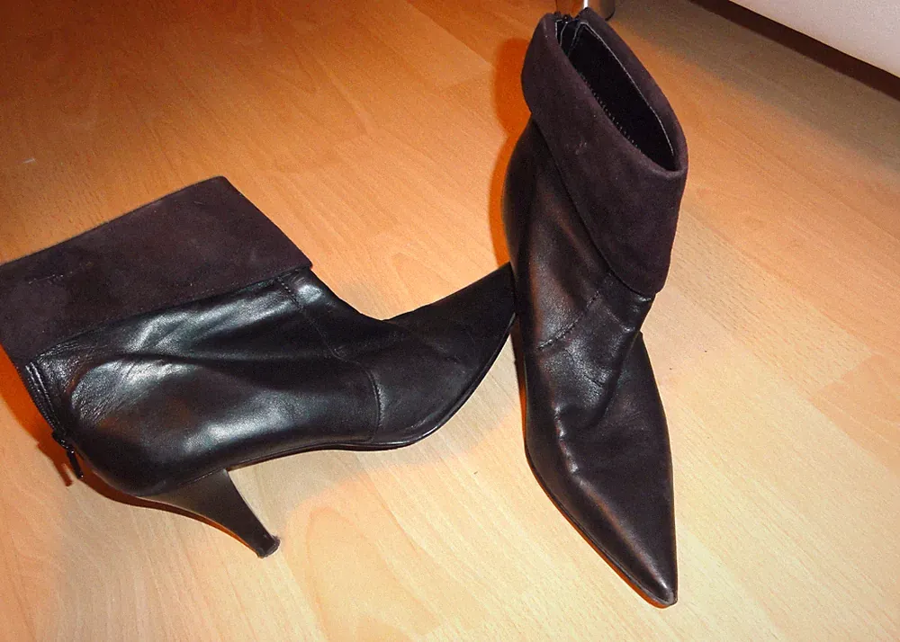 Wunderschöne und elegante Stiefelette von Tamaris in Schwarz Gr. 39