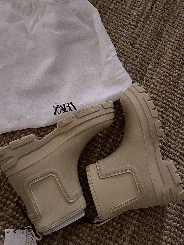 Zara Damen Gummistiefel Boots Beige Gr. 38