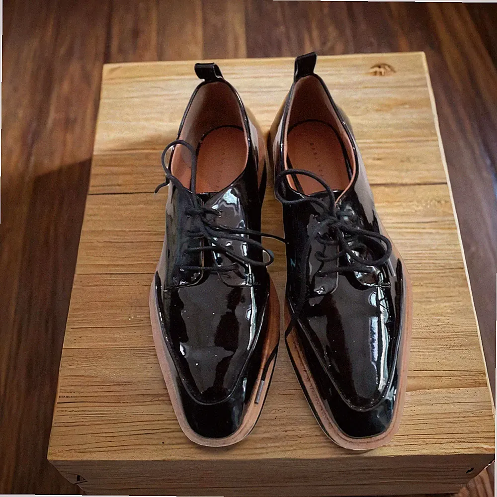 Zara Damen Halbschuhe, Halbschuh schwarz glänzend Leder mit Schnürung und Keilabsatz, 38