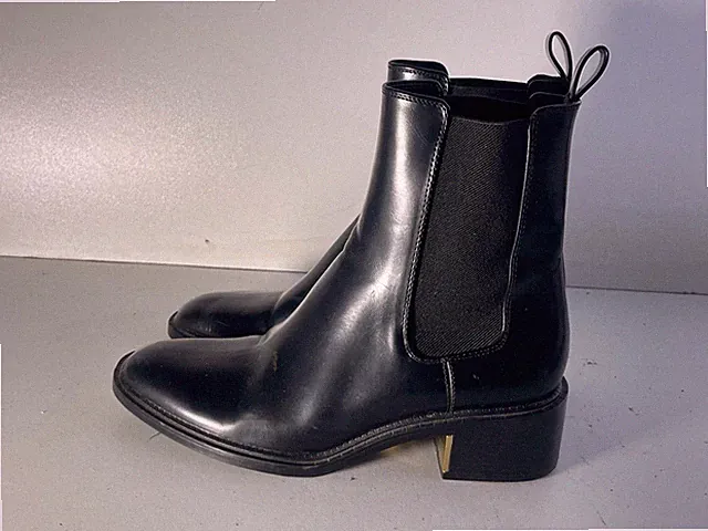 Zara Damenschuhe Größe 5 (38) gebraucht schwarz Kunstleder Gummizug Stiefel -A98