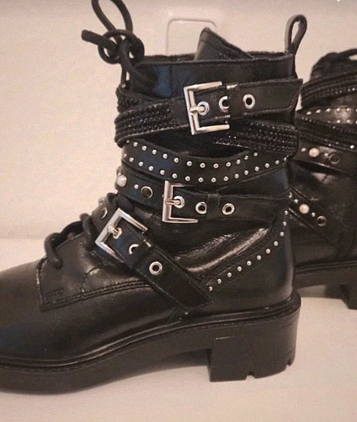 ZARA Stiefeletten Schnürschuhe Leder schwarz Gr. 38 Top Zustand!